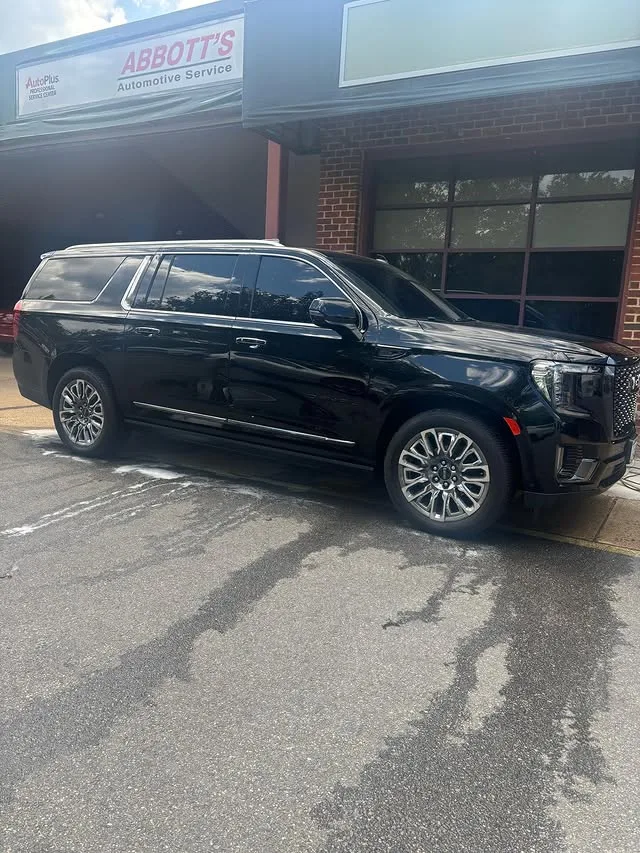 Two-tone vinyl-wrapped SUV at the Short Pump shop